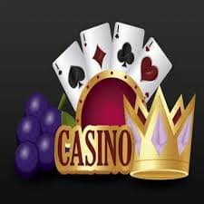 Papan Bingo dengan dadu dan kartu bermain di meja game online dewabola88
